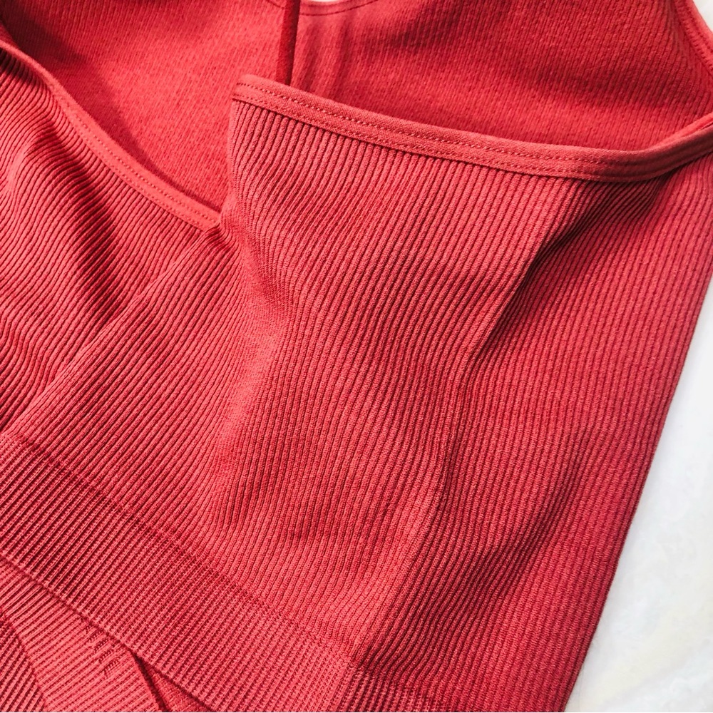 Pink Ribbed Strappy Crop Top - Picture 3 of 4